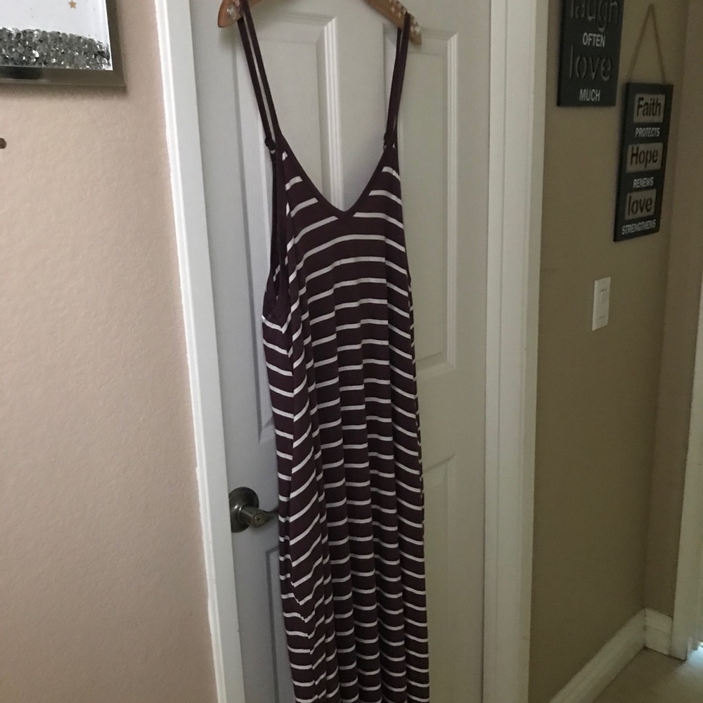 Dress - Picture 2 of 3